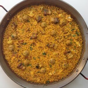Paella de costilla y col